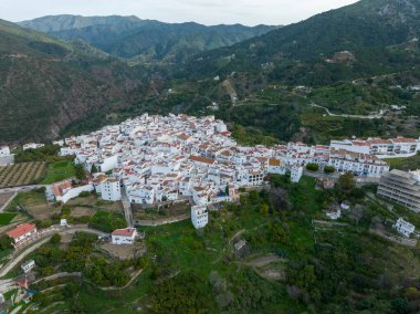 İspanya 'nın Malaga eyaletindeki Istan belediyesinin hava manzarası