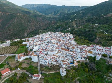 İspanya 'nın Malaga eyaletindeki Istan belediyesinin hava manzarası