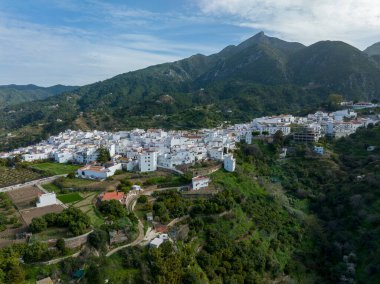 İspanya 'nın Malaga eyaletindeki Istan belediyesinin hava manzarası