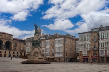 İspanya 'nın Vitoria-Gasteiz şehrinden geçeceğiz.