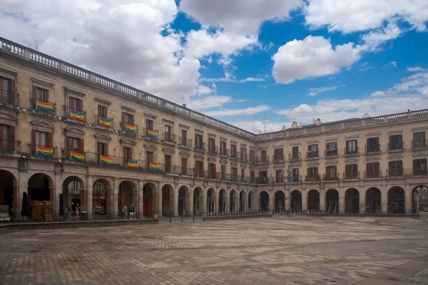 İspanya 'nın Vitoria-Gasteiz şehrinden geçeceğiz.