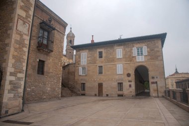 İspanya 'nın Vitoria-Gasteiz şehrinden geçeceğiz.