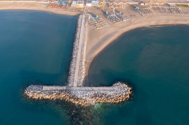 Fuengirola, Endülüs 'ün merkezindeki kumsal manzarası