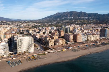 Fuengirola, Endülüs 'ün merkezindeki kumsal manzarası