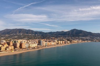 Fuengirola, Endülüs 'ün merkezindeki kumsal manzarası