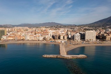 Fuengirola, Endülüs 'ün merkezindeki kumsal manzarası