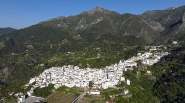 İspanya 'nın Malaga eyaletindeki Istan belediyesinin hava manzarası