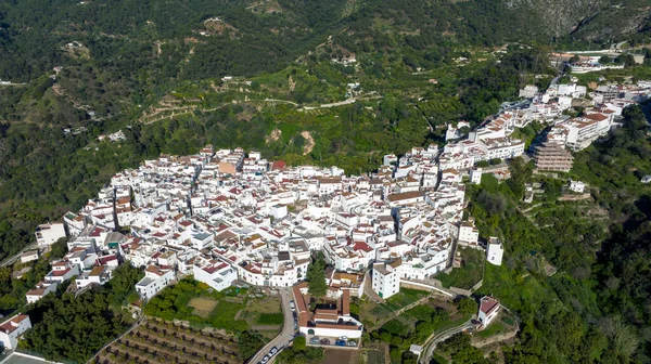 İspanya 'nın Malaga eyaletindeki Istan belediyesinin hava manzarası