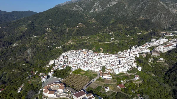 İspanya 'nın Malaga eyaletindeki Istan belediyesinin hava manzarası