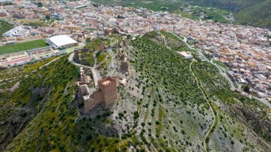İspanya 'nın Almerya ilindeki Tabernas kalesi veya alcazaba manzarası