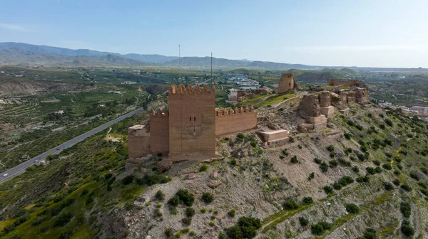 İspanya 'nın Almerya ilindeki Tabernas kalesi veya alcazaba manzarası