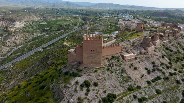 İspanya 'nın Almerya ilindeki Tabernas kalesi veya alcazaba manzarası