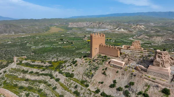 İspanya 'nın Almerya ilindeki Tabernas kalesi veya alcazaba manzarası