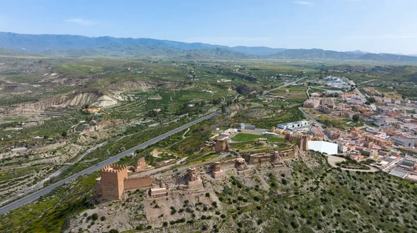 İspanya 'nın Almerya ilindeki Tabernas kalesi veya alcazaba manzarası
