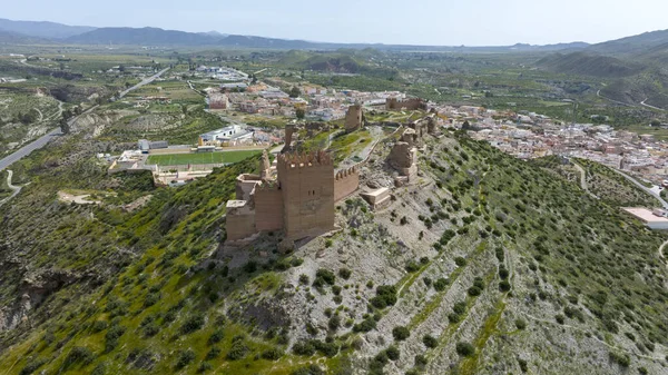 İspanya 'nın Almerya ilindeki Tabernas kalesi veya alcazaba manzarası