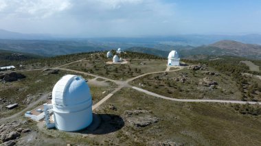 İspanya 'nın Almerya eyaletindeki Calar Alto gözlemevinin tesisleri