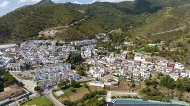 Costa del Sol, Endülüs 'teki güzel beyaz Benahavis köyü.