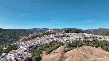 İspanya 'nın Cadiz iline bağlı Jimena de la Frontera belediyesinin güzel manzarası