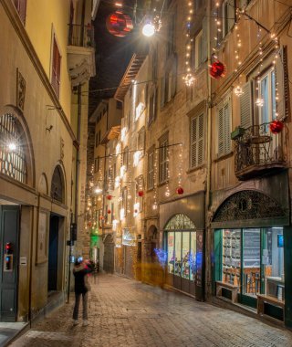 Bergamo sokakları Noel tatili için aydınlatıldı