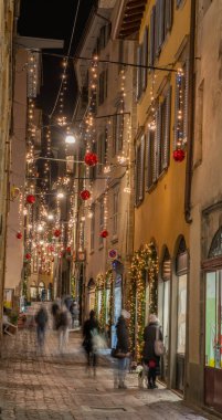 Bergamo sokakları Noel tatili için aydınlatıldı