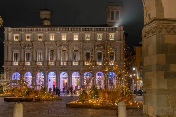 Antigua Plaza Bérgamo Iluminada Para Navidad — Foto de Stock