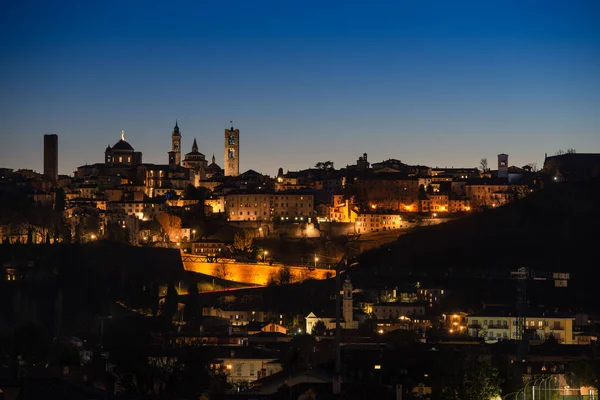 Ciudad Vieja Bérgamo Skyline Atardecer — Foto de Stock