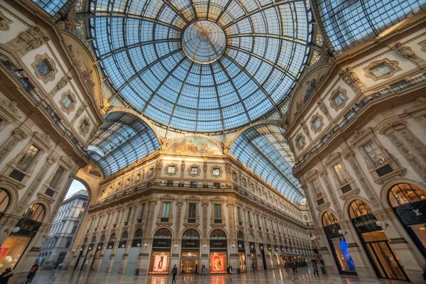 Милан Италия Марта 2022 Galleria Vittorio Emanuele Центре Милана Роскошные — стоковое фото