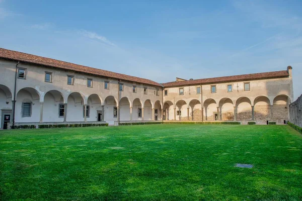 Cloister Sant Agostino Bergamo — стокове фото