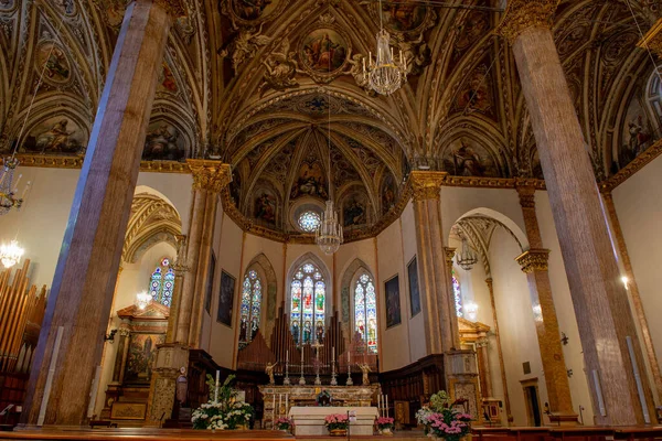 Perugia İtalya 24 Nisan 2022: Perugia 'nın iç katedrali, San Lorenzo Katedrali olarak da bilinir, Perugia' nın başlıca dini binasıdır.