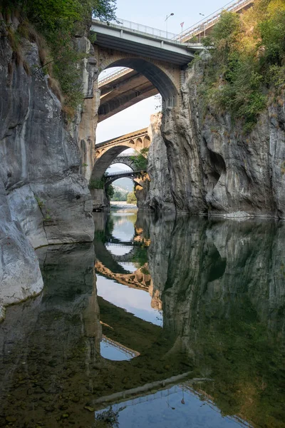 Crossing Bridges River — Foto de Stock