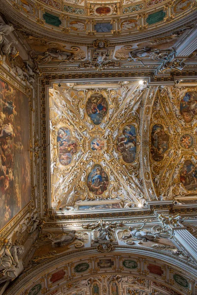 Bérgamo Italia Septiembre 2022 Techo Fresco Basílica Santa Maria Maggiore —  Fotos de Stock