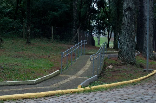 Sivillerin girebileceği bir yolun fotoğrafı