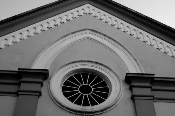 Fotografía Una Iglesia Blanco Negro — Foto de Stock