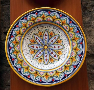 El boyalı Seramik Tabak - Halk Sanatı