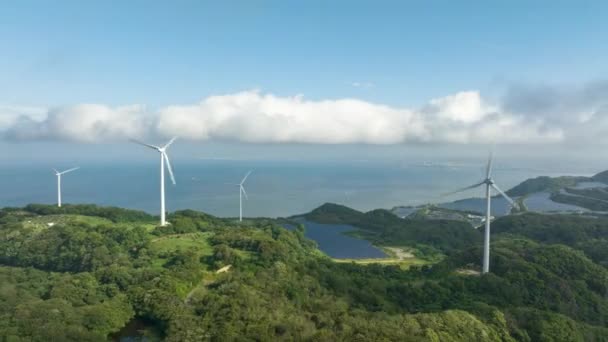 Aerial Timelapse Turbines Spin Clouds Move Coastal Wind Farm High — Stok video