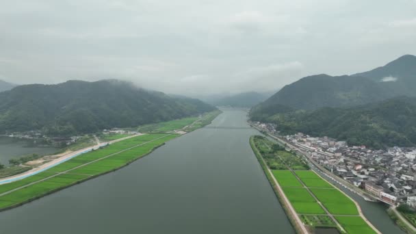 Slow Aerial Pullback Maruyama River Kinosaki Unfinished Bridge High Quality — Αρχείο Βίντεο
