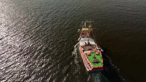 Reconstrução Veleiro Motorização Bandeira Japonesa Voando Imagens Alta Qualidade — Vídeo de Stock