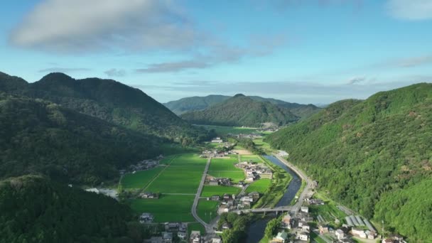 Early Morning Sun Hits Small Town Rice Fields Mountain Valley — 图库视频影像