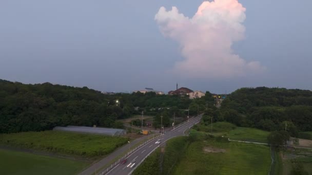 Hyperlapse Towering Lightning Cloud Grows Road City Night Falls High — Vídeo de Stock