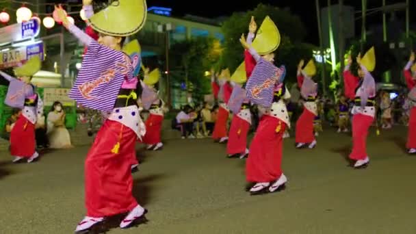 Токусіма Японія Серпня 2022 Танцівники Вуличній Процесії Фестивалі Awaodori Кадри — стокове відео