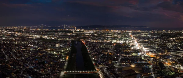 Nach Sonnenuntergang Leuchten Die Lichter Der Stadt Und Die Entfernte — Stockfoto
