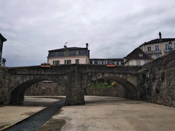 Salies Bearn Francia Localidad Francesa Orillas Del Rio Saleys — Stockfoto