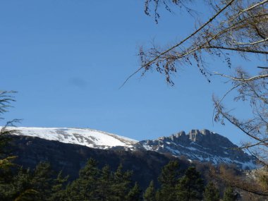 Saldropo bataklığı İspanya 'nın Gorbeia Doğal Parkı' nda yer almaktadır..