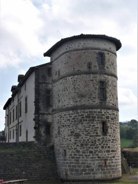 Espelette, Fransa. Fransız kasabası Akitanya 'nın Pyrenean bölgesinde yer almaktadır..