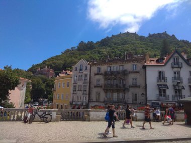 Sintra şehri ve onun tuhaf ve güzel sarayı. Portekiz.