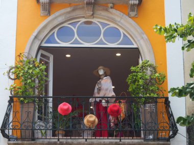 Sintra şehri ve onun tuhaf ve güzel sarayı. Portekiz.