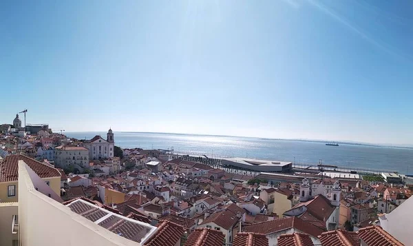 Capital Portugal Lisboa Uma Cidade Costeira Mesmo Tempo Montanhosa — Fotografia de Stock