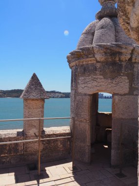 Lizbon 'daki Belem bölgesinde, güzel kulesi göze çarpıyor. Portekiz.