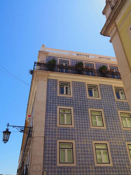 Lizbona Stolica Mnóstwem Życia Wieloma Zakrętami Zobaczenia Portugalia — Zdjęcie stockowe