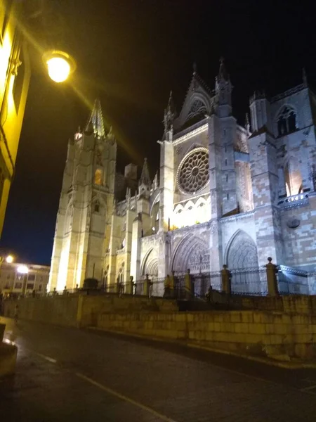 里昂是一座历史悠久的城市 有一座美丽的大教堂 西班牙 — 图库照片